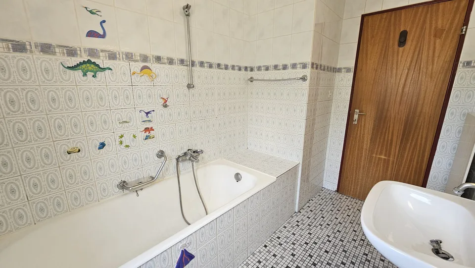 3,5-Zimmer-Wohnung im 1. Stock zu vermieten in Bassecourt – Foto 12 von 13