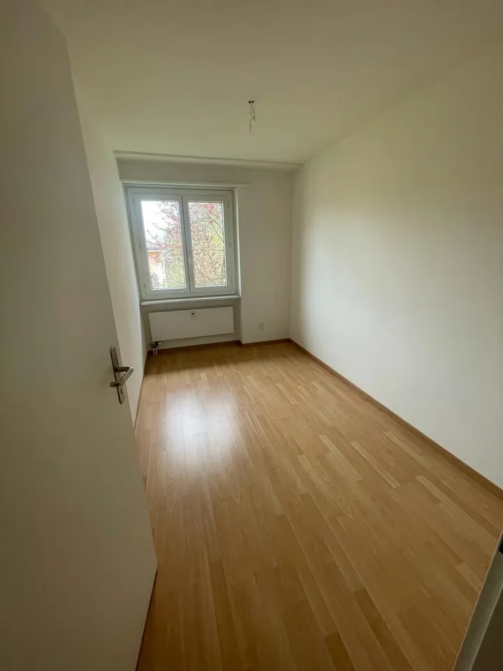 Grosszügige 5.5-Zimmerwohnung in Ipsach / Spacieux appartement de 5,5 pièces à Ipsach – Foto 8 von 12