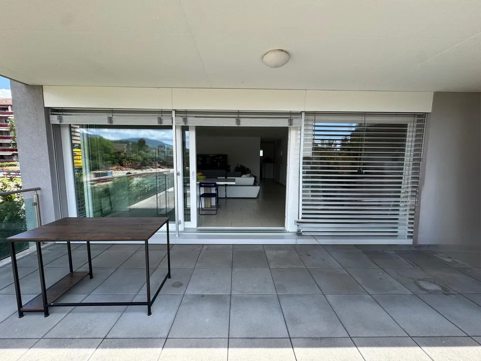 Moderne 3.5-Zimmer-Wohnung in Yverdon-les-Bains + Tiefgaragenstellplatz