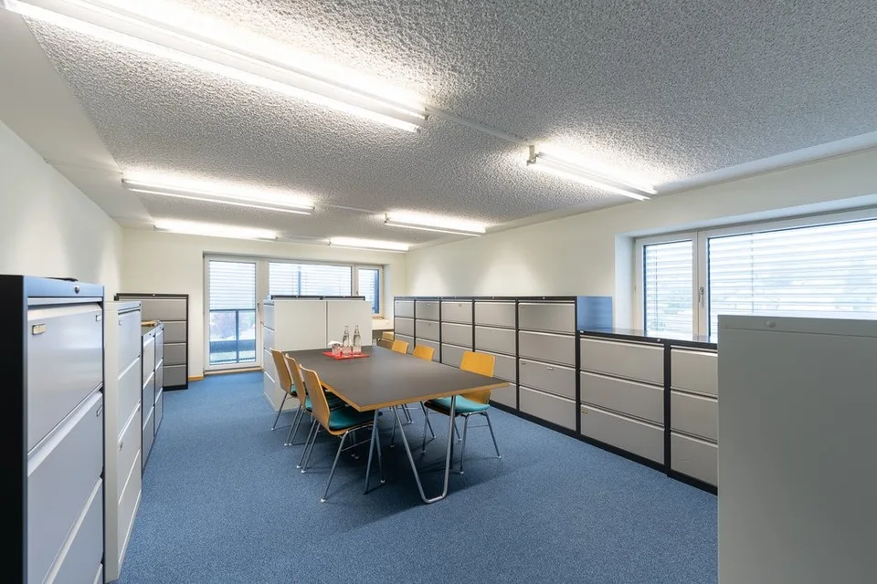 Piccola superficie ufficio nel centro di Oberwil