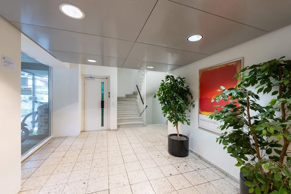Piccola superficie ufficio nel centro di Oberwil