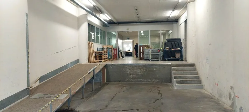 Espace de stockage avec rampe d'accès de 175m2