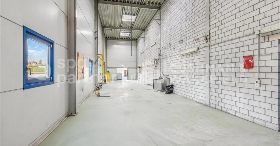Locaux industriels avec sous-sol et équipements techniques complets - Collège 43 – photo 7 sur 11