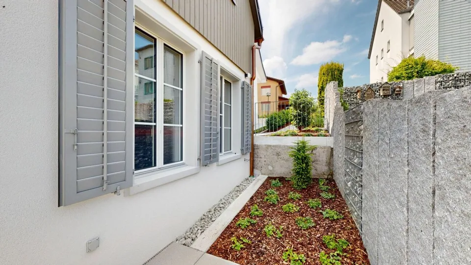 Erstvermietung: Charmantes, frisch renoviertes Tiny House mit privatem Garten in Boswil