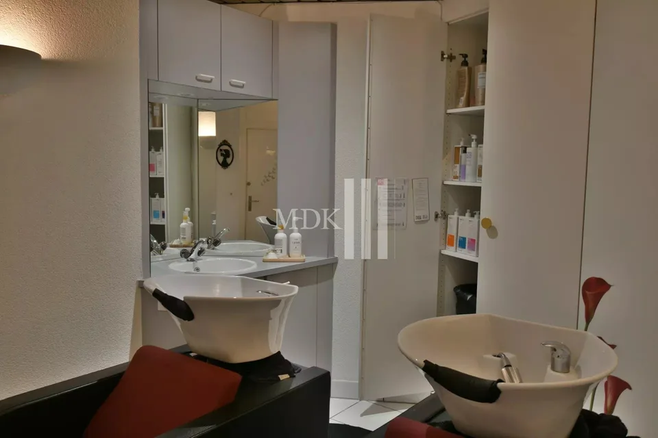 Ampio locale commerciale nel centro città – foto 6 di 7