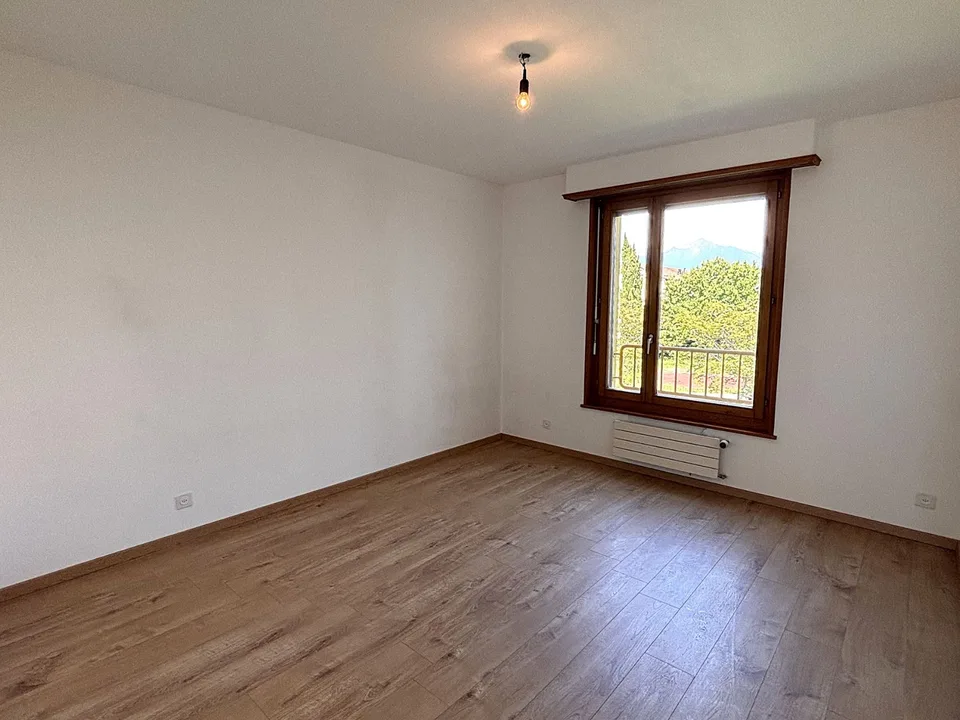 Spazioso appartamento di 4,5 locali con vista sul Lago di Ginevra – foto 8 di 10
