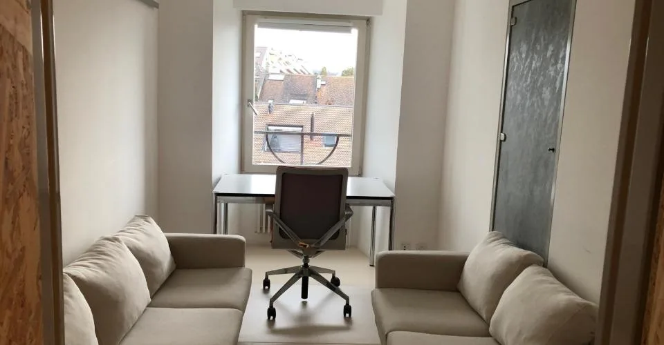 Büro 6 Zimmer
