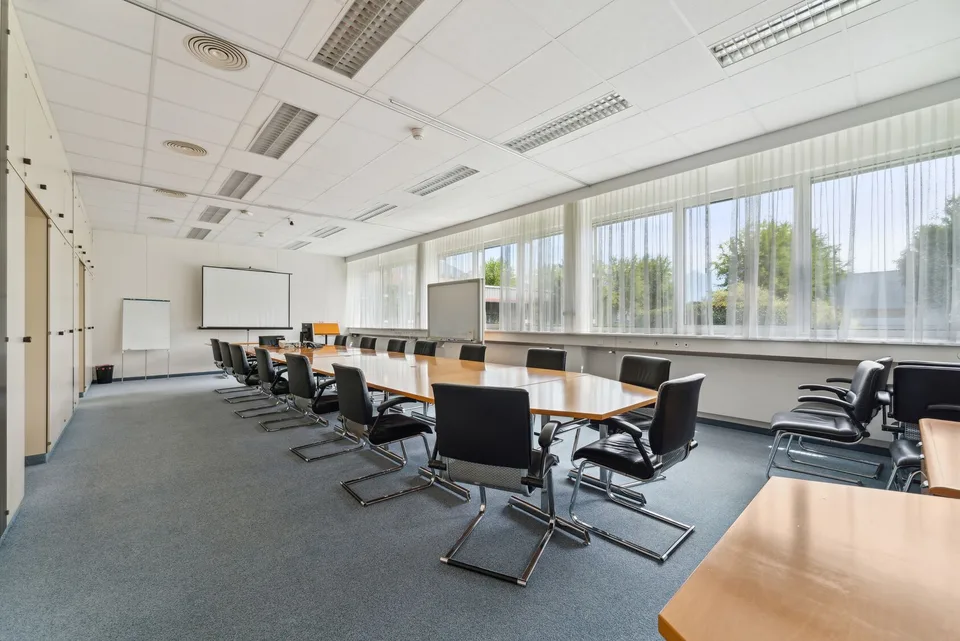 8 400 m2 - Logistique/Laboratoire/Usine - Entrée du Valais