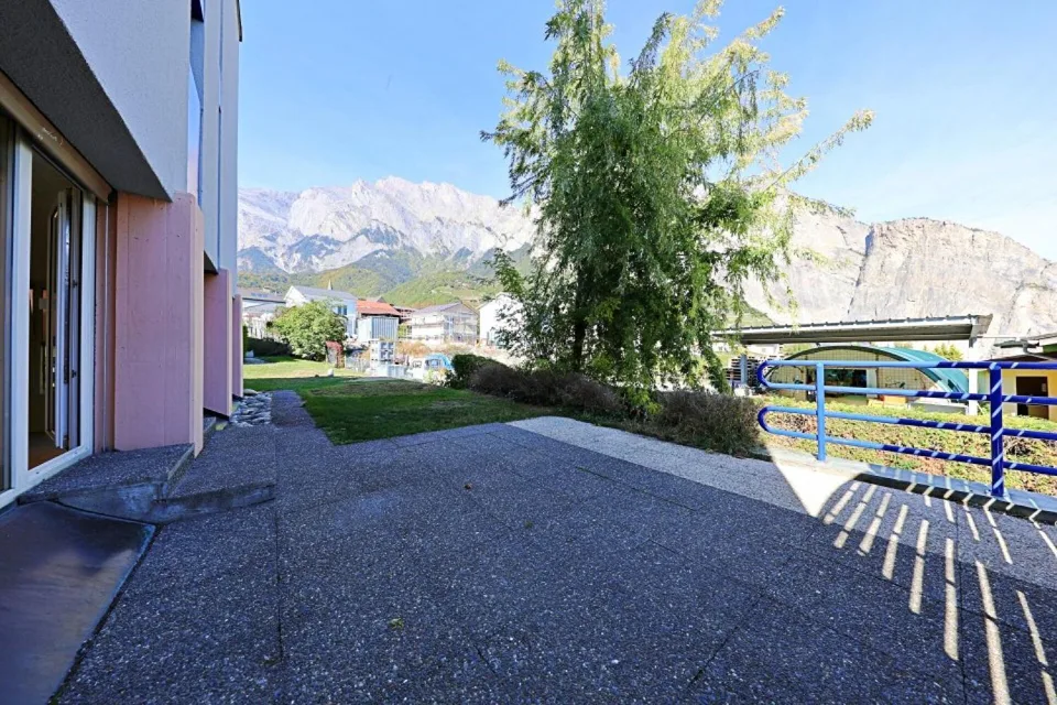 4.5 rooms with terrace and lawn - ground floor in Chamoson