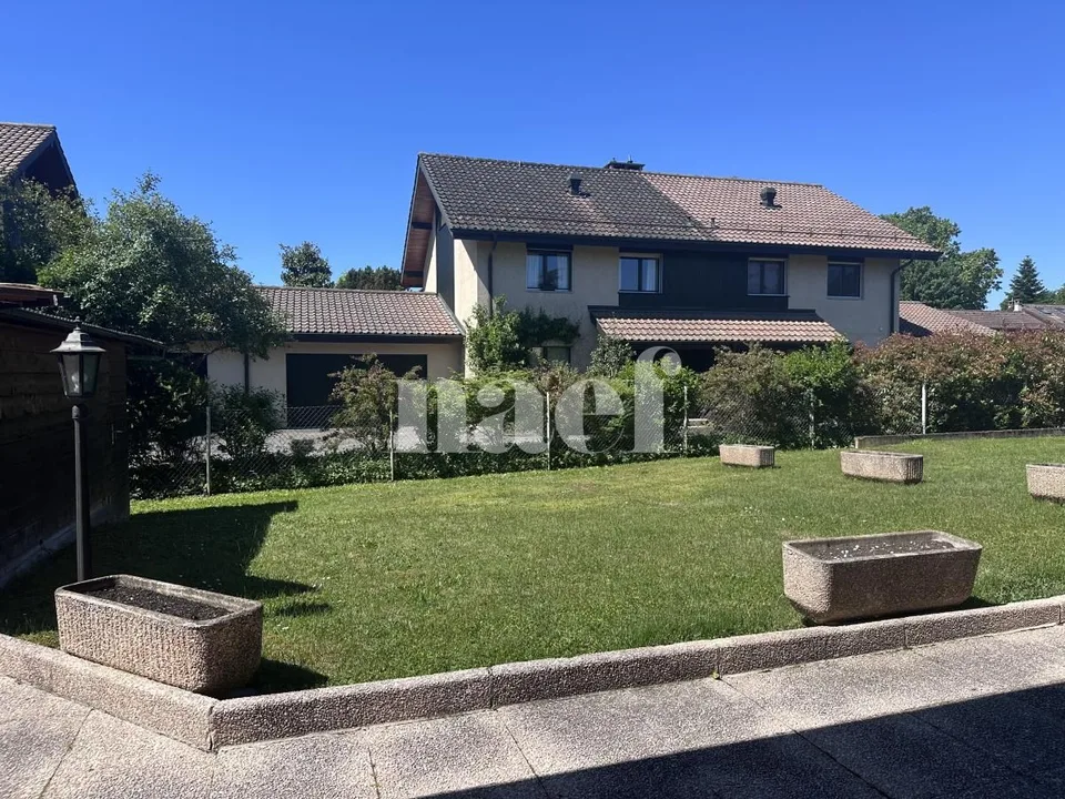 Charmantes Doppelhaus mit 4,5 Zimmern in Aïre mit Garten und Terrasse – Foto 6 von 12
