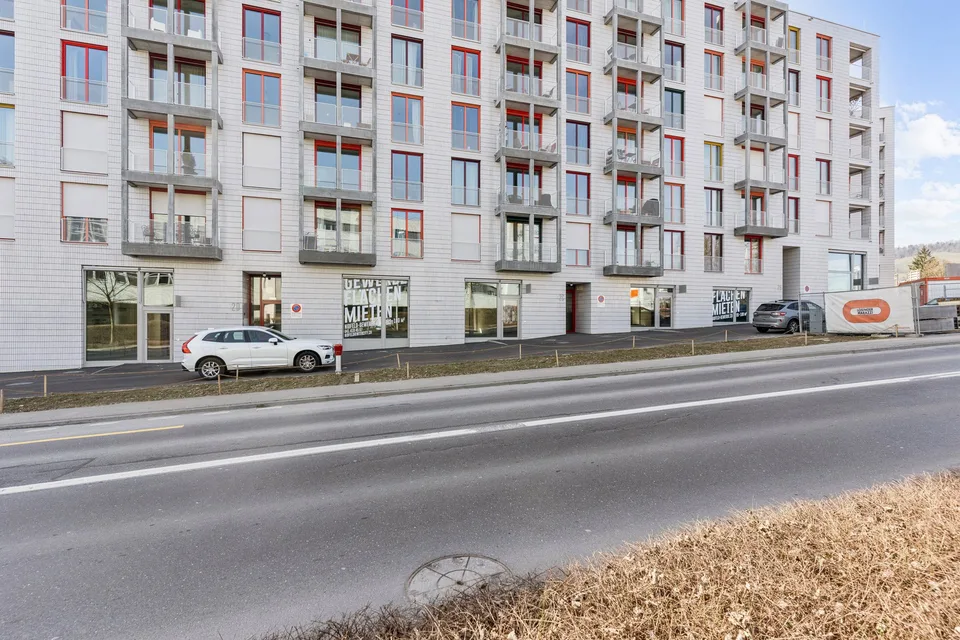 Teilausgebaute Gewerbeflächen im aufstrebendem Quartier
