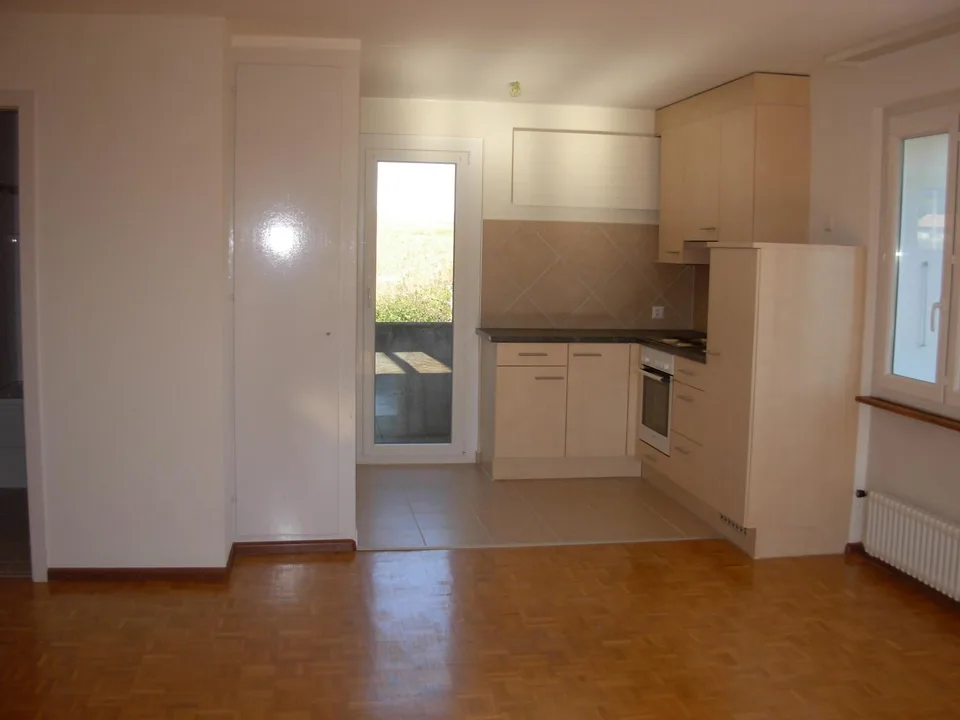 Wohnung mit 4 Zimmern, Balkon und Garage in Val-de-Ruz