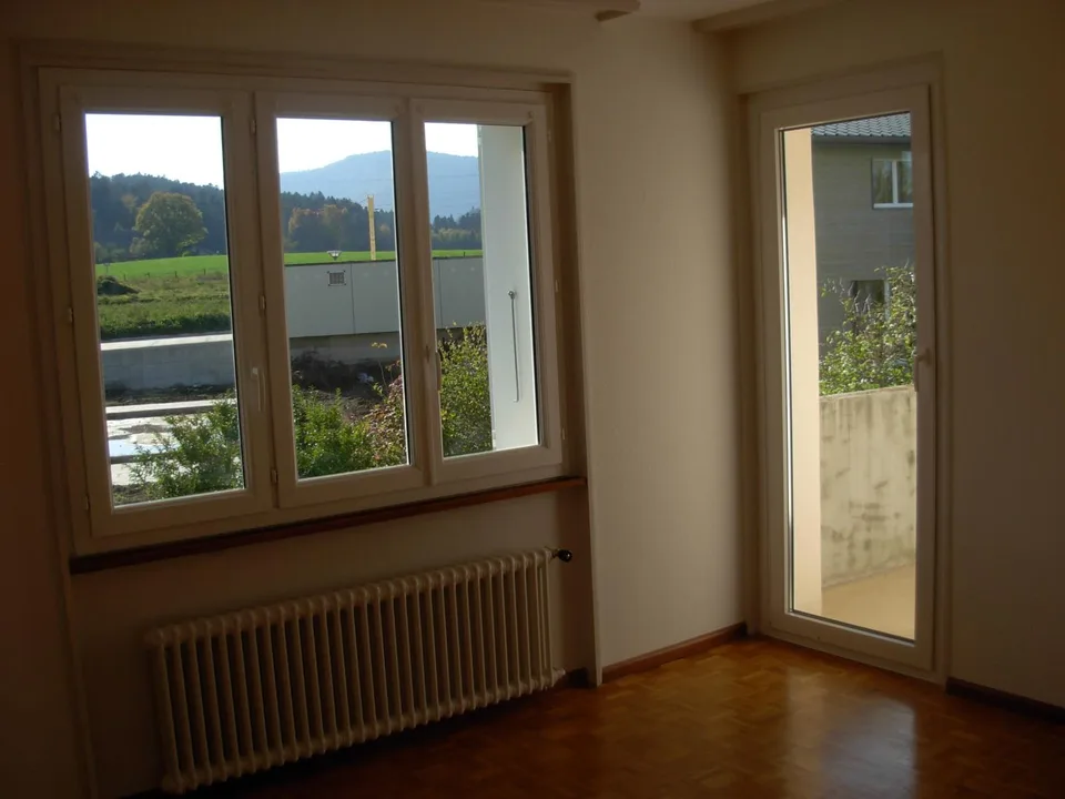 Wohnung mit 4 Zimmern, Balkon und Garage in Val-de-Ruz