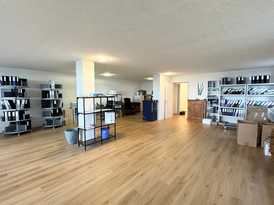 Ihr neuer Geschäftsstandort an bester Lage - Bürofläche direkt am See
