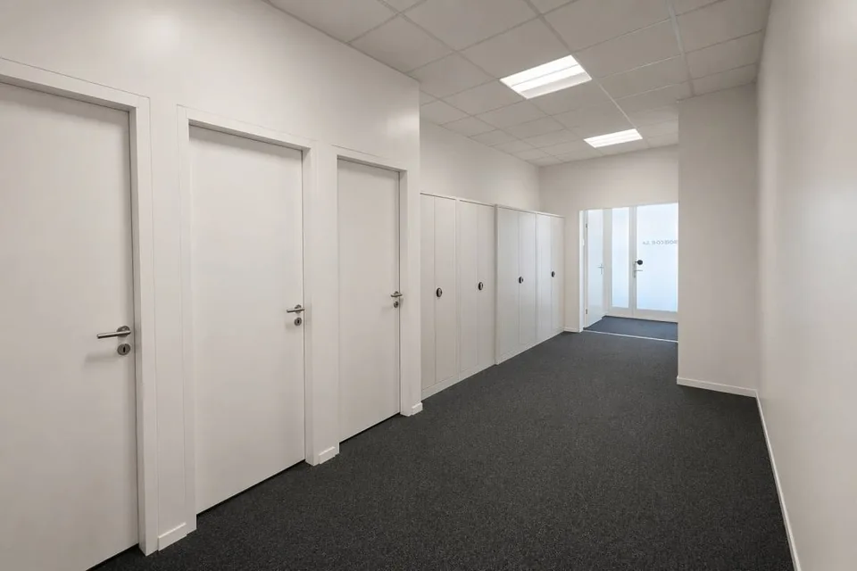 Offices 110m2 on the ground floor, Eaux Vives district