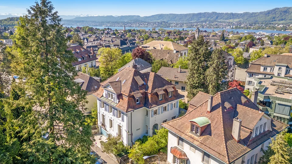 Repräsentative Bürovilla mit Charakter und Garten!
