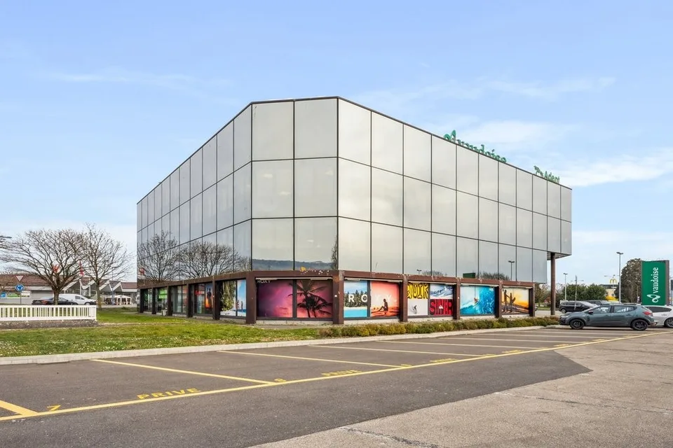 Magnifique bureaux à proximité des axes autoroutiers !
