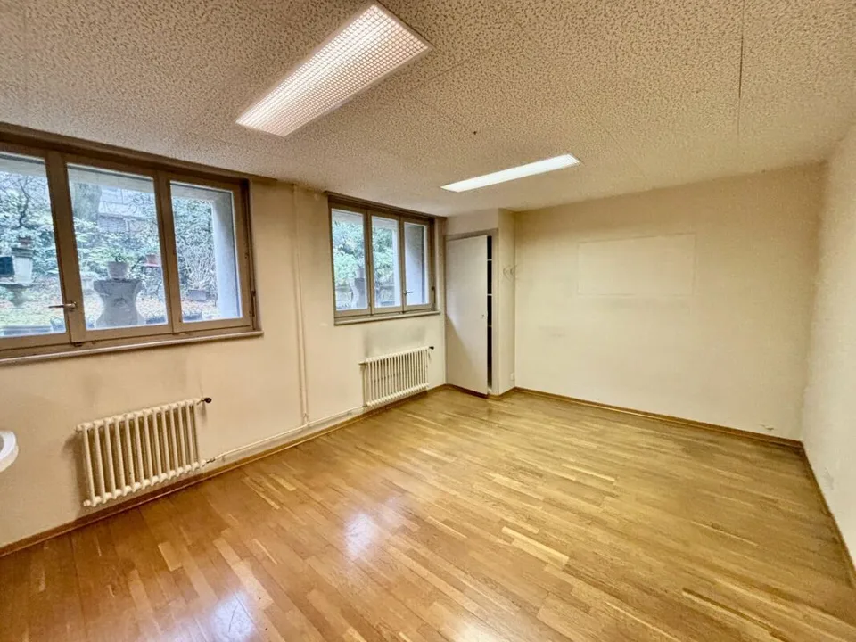 Au centre de Lausanne : Prochainement rénové ! Idéal pour bureaux ou physio / thérapeutes etc..