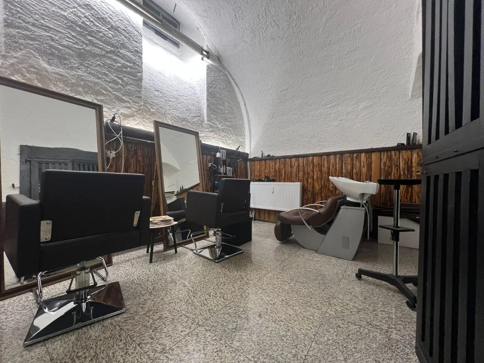 Zwei magnifique Gewerberäume im Herzen von Aigle