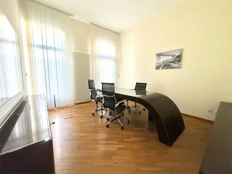 Ufficio di 5 locali a Lugano - centro a due passi dall'Istituto Elveti