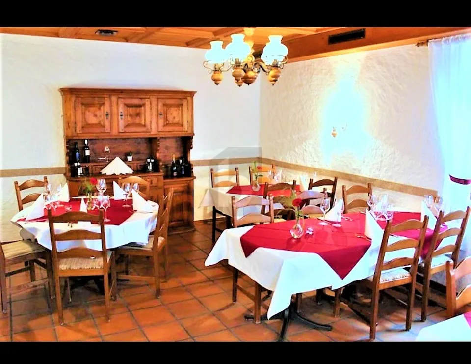 RESTAURANT - RURAL, RUSTIC, CHARMING
