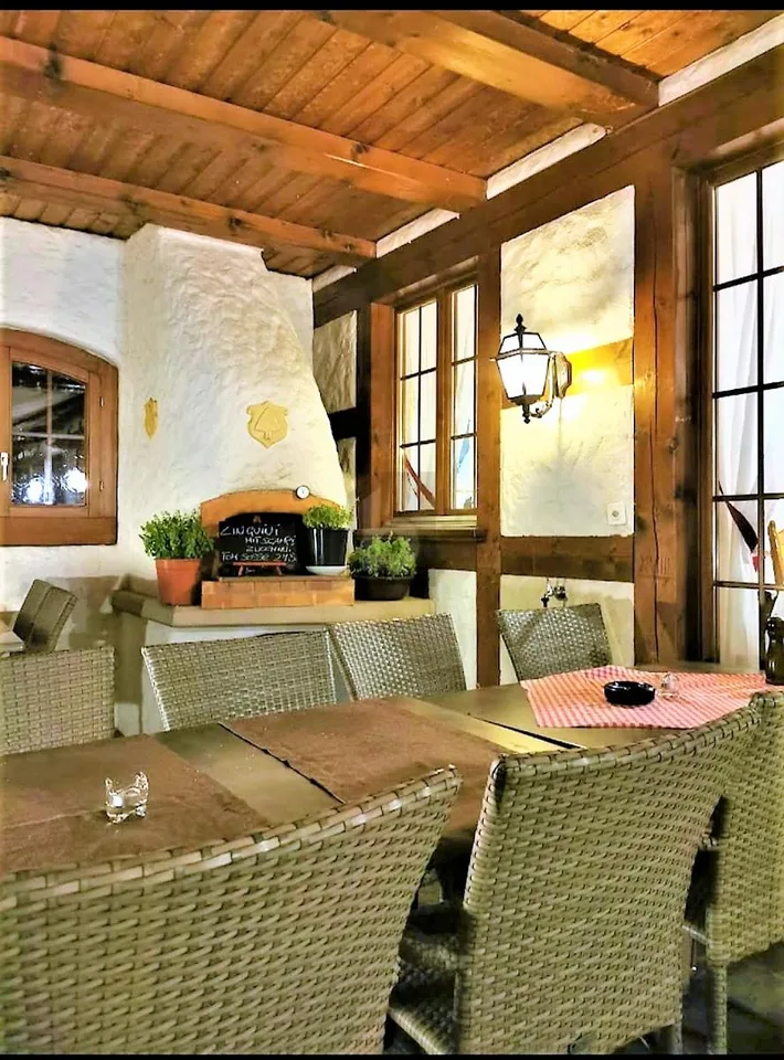 RESTAURANT - RURAL, RUSTIC, CHARMING