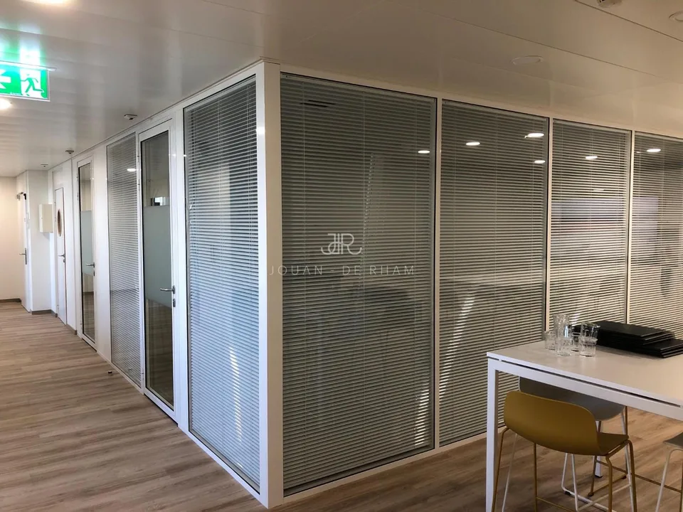 Plan-les-Ouates | Biologische Laboratorien und Büros komplett eingerichtet - 526 m²