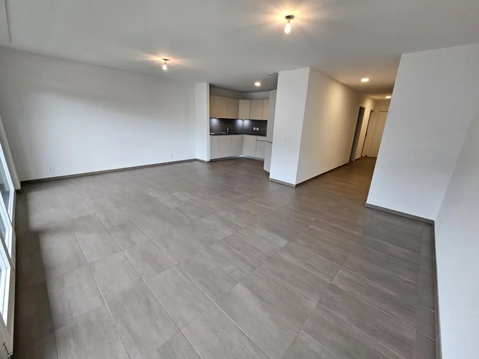 Bel appartement contemporain de 3.5 pièces avec balcon