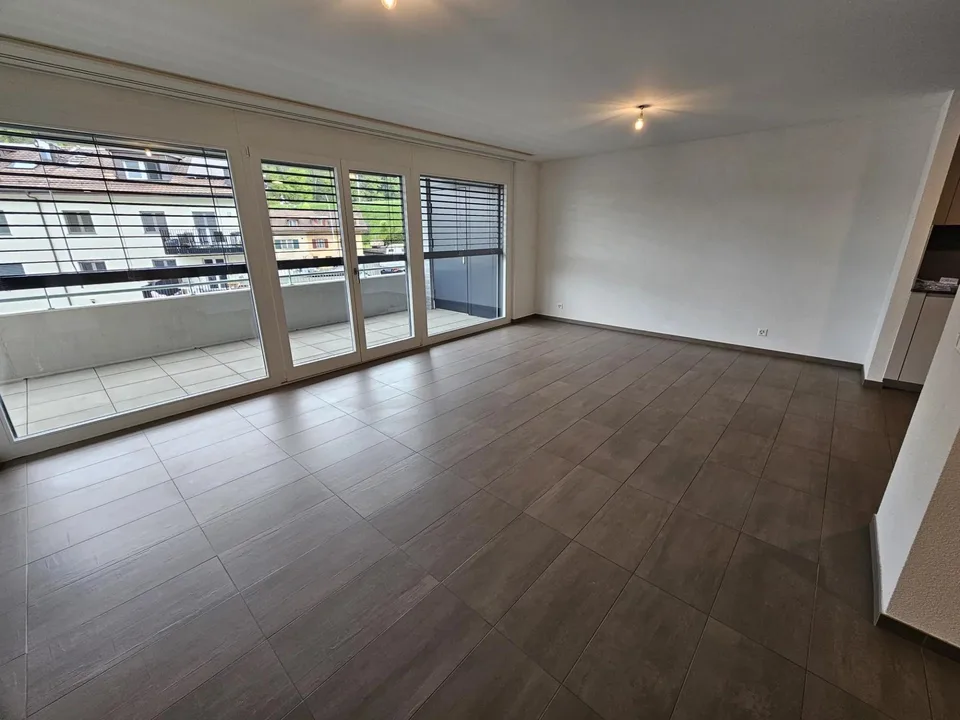Bel appartement contemporain de 3.5 pièces avec balcon