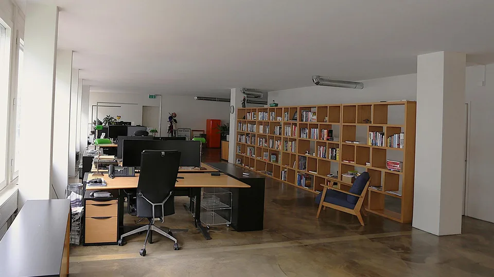 Espace de bureau représentatif près de la place Aeschen d'environ 347 m²