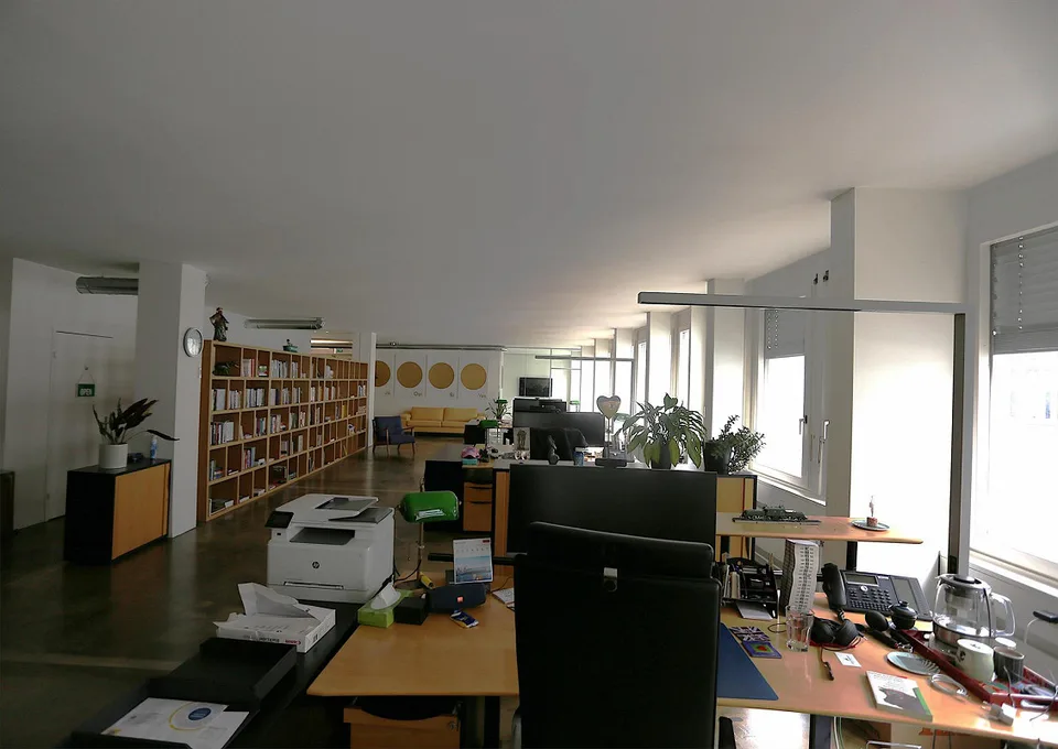Espace de bureau représentatif près de la place Aeschen d'environ 347 m²