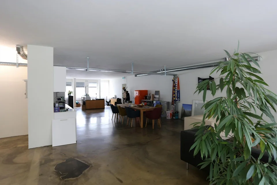 Espace de bureau représentatif près de la place Aeschen d'environ 347 m²