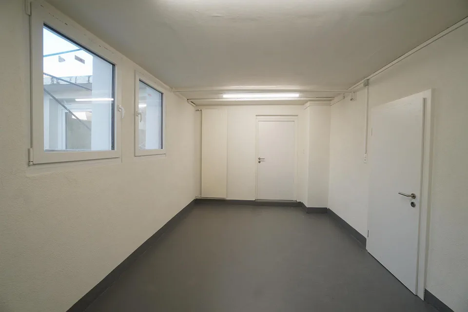 Werkstatt / Atelier / Büro