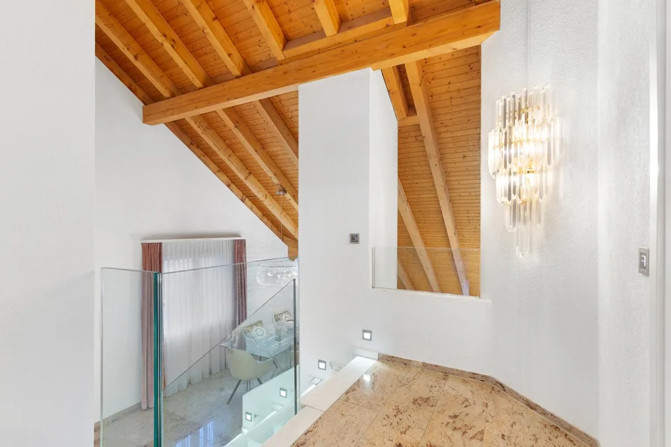 Ampia casa unifamiliare con giardino, galleria e area benessere – foto 12 di 13