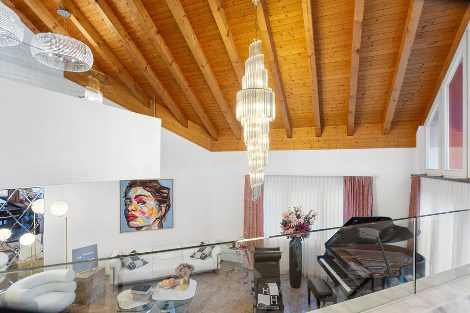 Grosszügiges Einfamilienhaus mit Garten, Galerie und Wellnessbereich