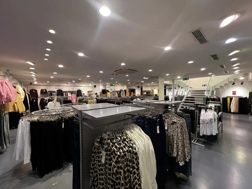 Spazio commerciale spazioso in una posizione centrale