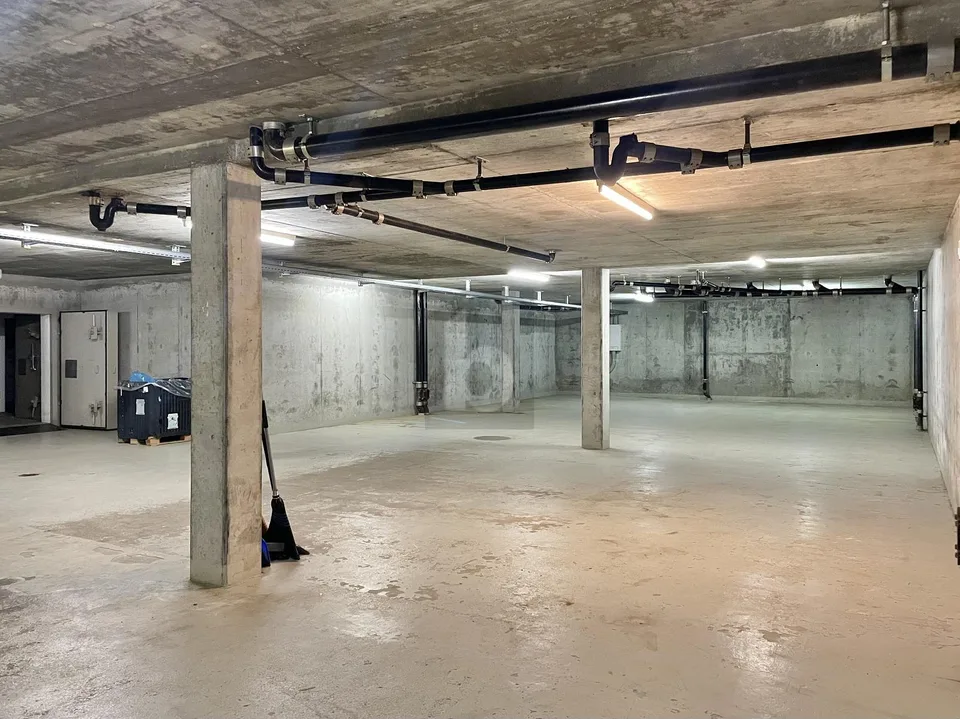 PLENTY OF SPACE IN A CENTRAL LOCATION