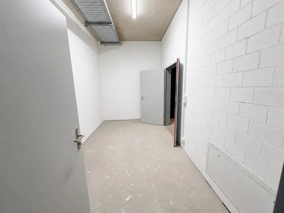 Moderne Ladenfläche beim Bahnhof Dübendorf zu vermieten!
