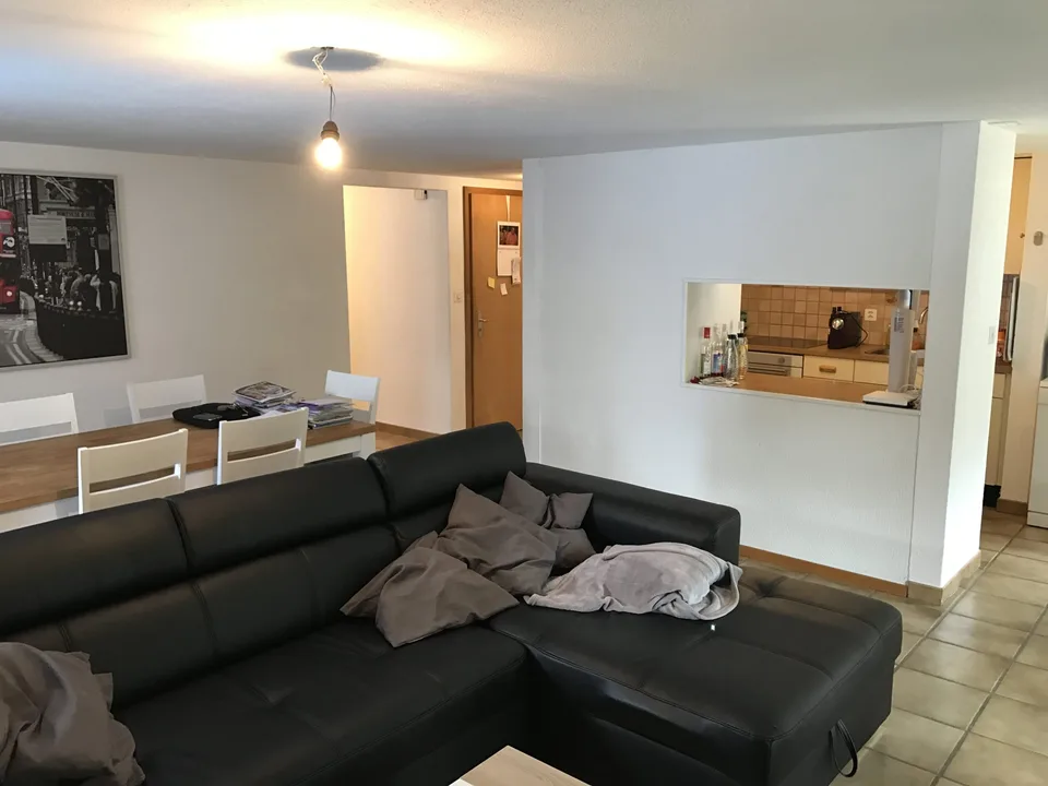 Appartement de 4.5 pièces au 1er étage à Berlincourt à louer