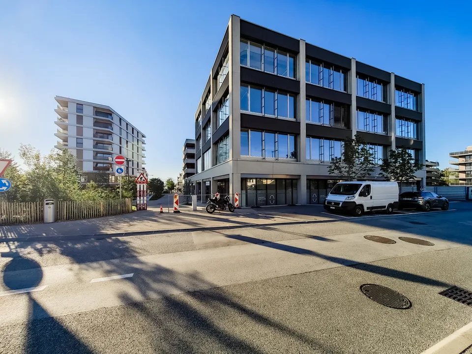Espaces commerciaux neufs à louer - 50% de loyer pendant 1an! – photo 7 sur 12