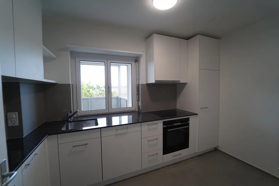 Stilvolles Wohnen in Basel mit neuem Badezimmer und Küche
