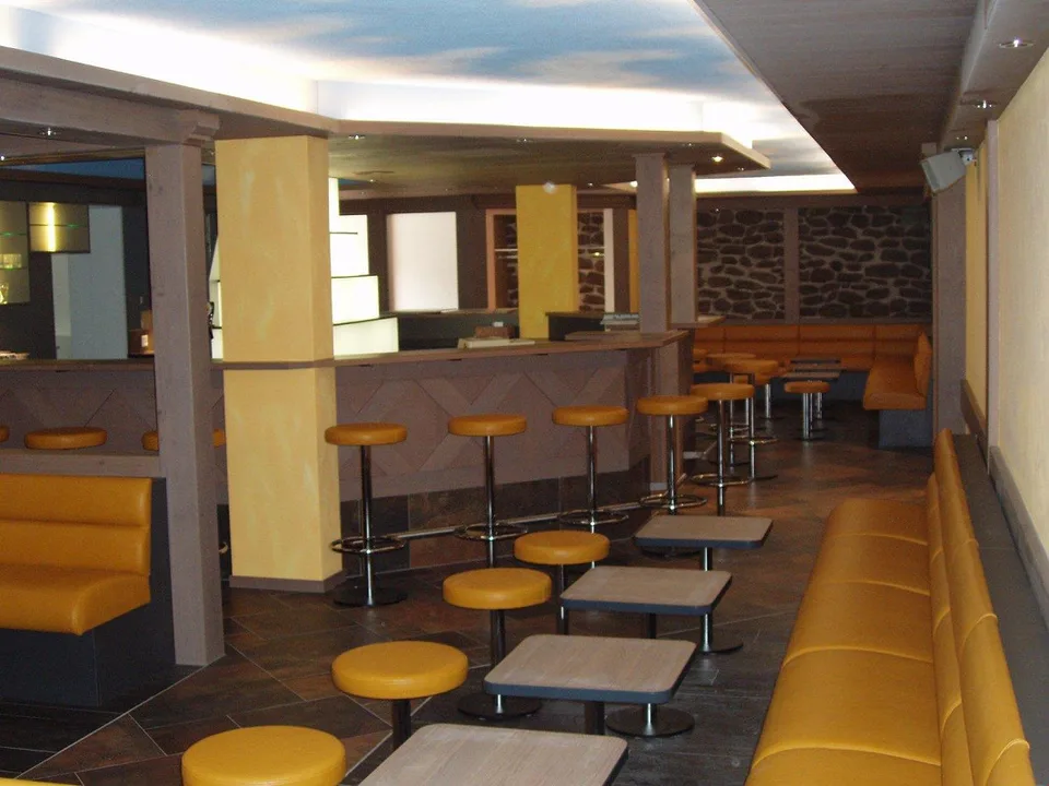 TOP Location/Eventi/BAR per fino a 200 persone