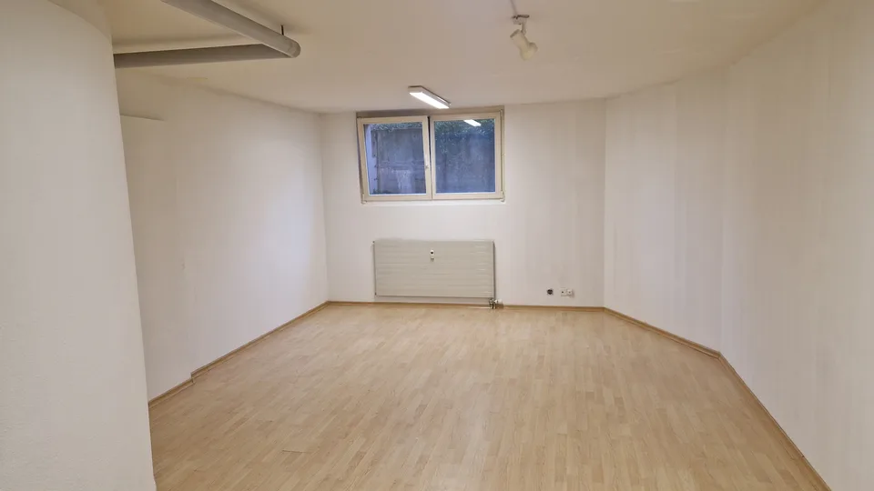 Bastelraum an ruhiger Lage