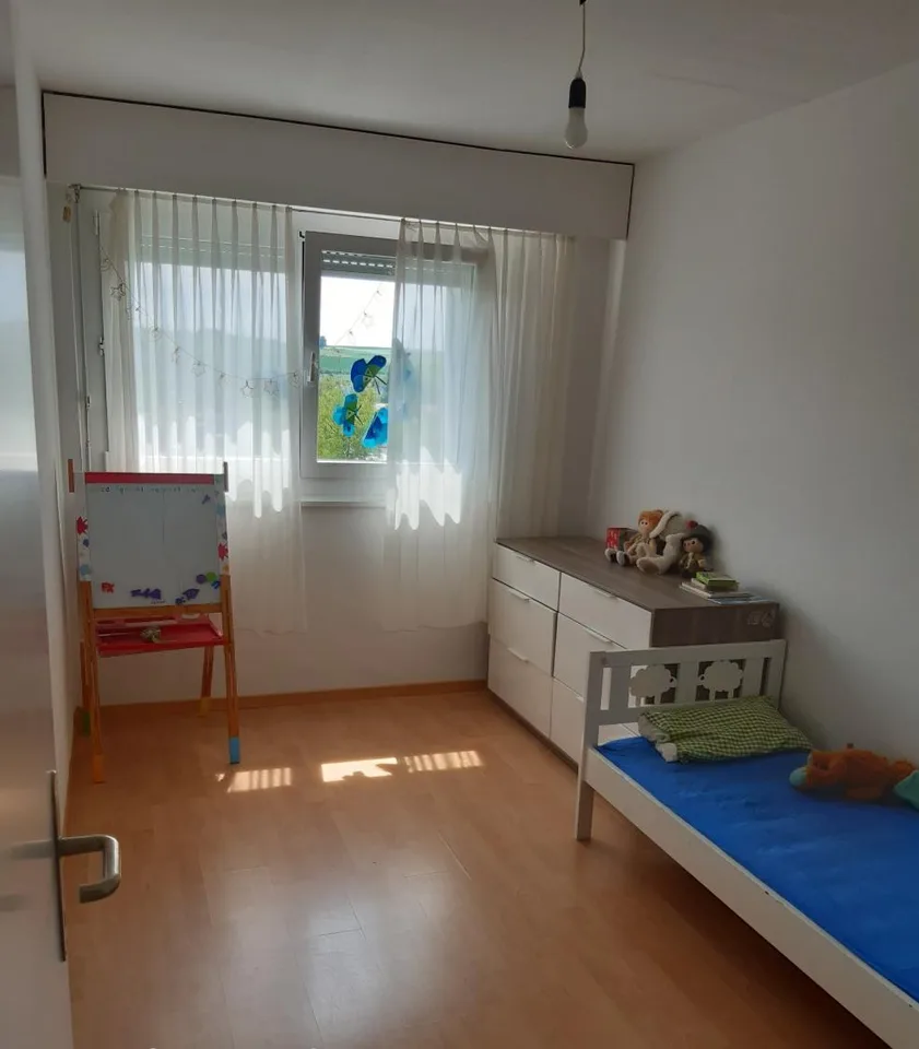 Helle 4-Zimmer-Wohnung mit schöner Aussicht in Nidau – Foto 6 von 9