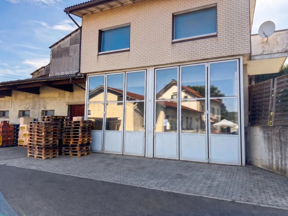 Chénens (FR) - Capannoni di stoccaggio, box individuali e parcheggio in affitto, a partire da CHF 70.-/mese