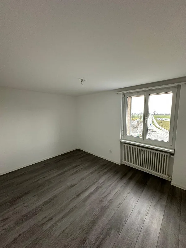 Appartamento 4 locali ben tenuto nel verde con vista lago