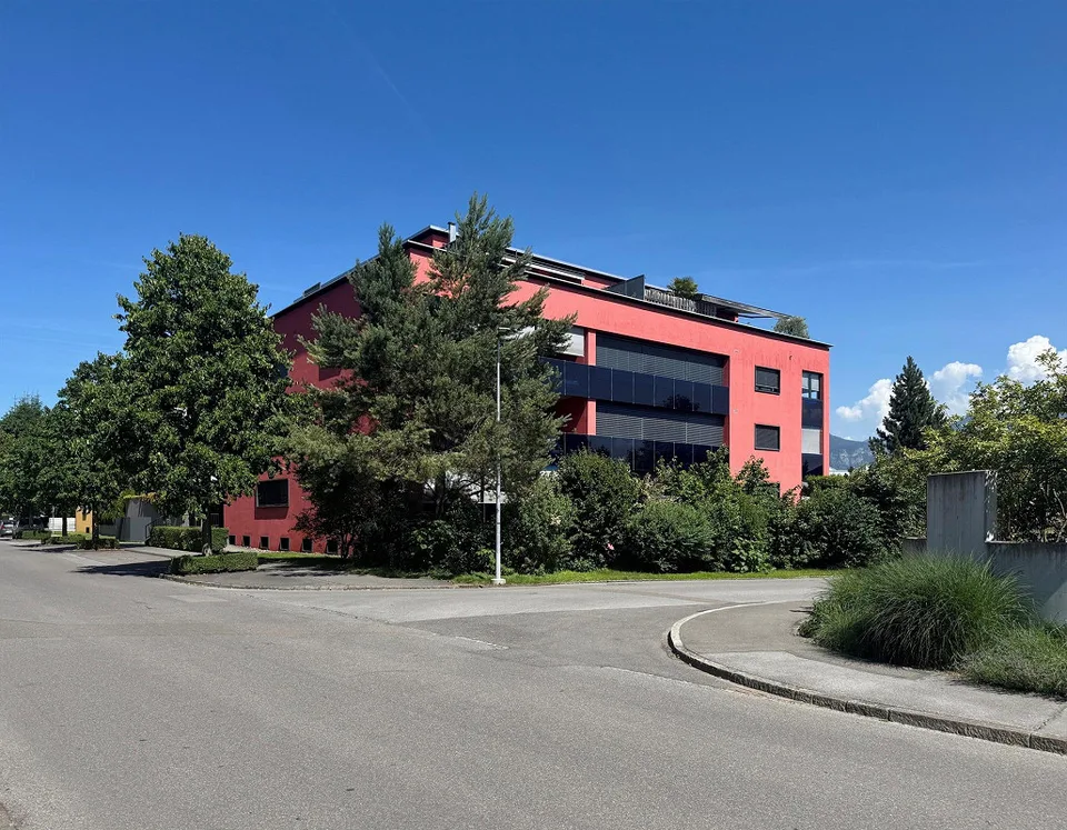 Exklusive Attikawohnung mit grosser Terrasse und traumhafter Bergsicht