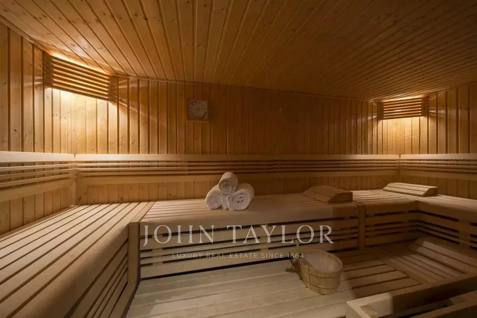 Modern Four-Bedroom Penthouse for Rent – Verbier