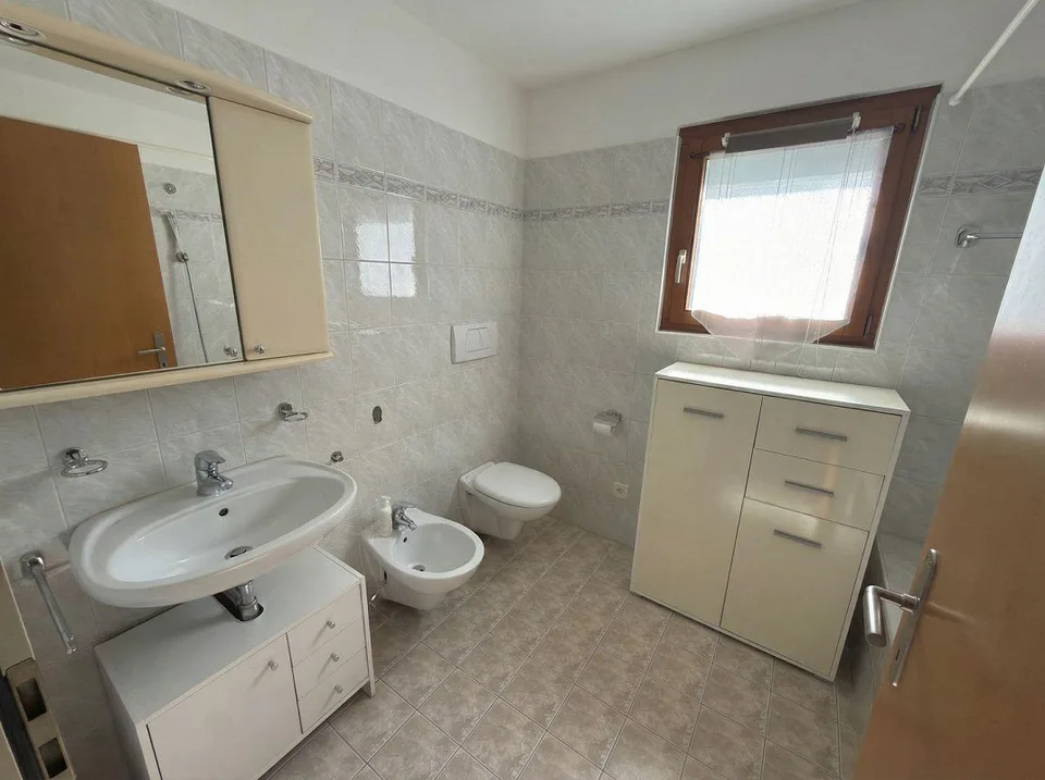 Maison unifamiliale de 7,5 pièces avec jardin privé et 2 places de parking – photo 11 sur 13