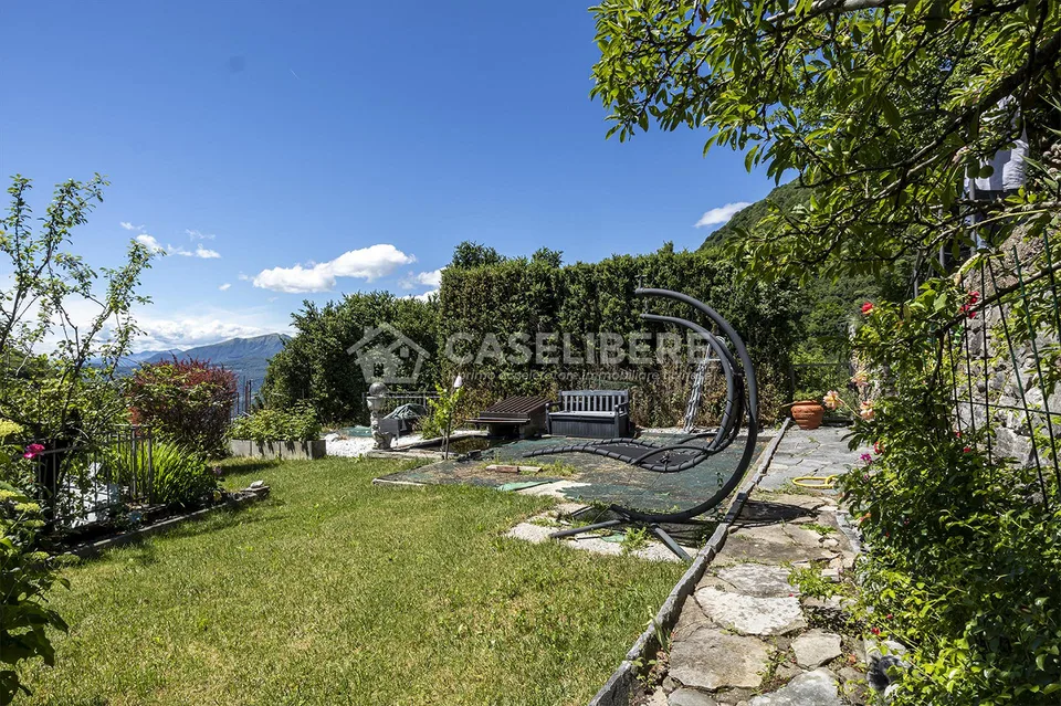 CASA DI NUCLEO CON GIARDINO A BRÈ – foto 12 di 18